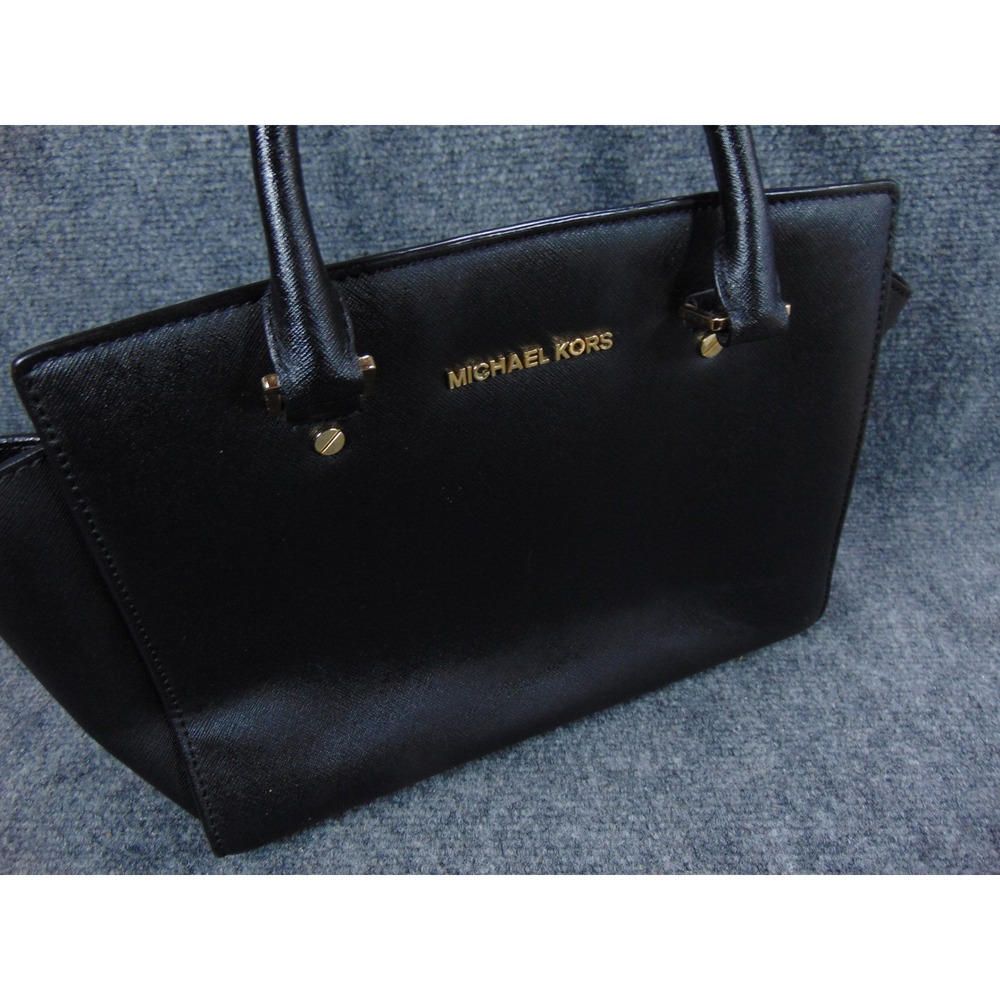Michael Kors Selma Satchel Black Saffiano Leather Handbag AV-1309 Flaws